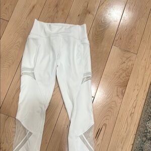 Lululemon  White Capris



Small blue dot on back of one leg.